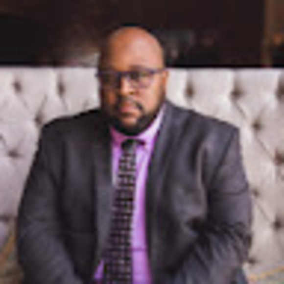 Meet your Posher, Quinn - Picture 1 of 1